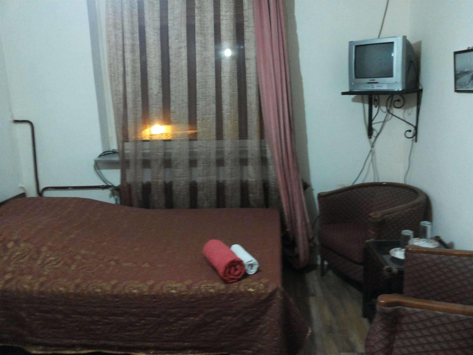 Hotel Vuk Скопье Экстерьер фото